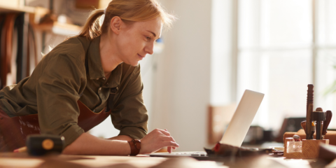 Virksomhedsejer i værksted